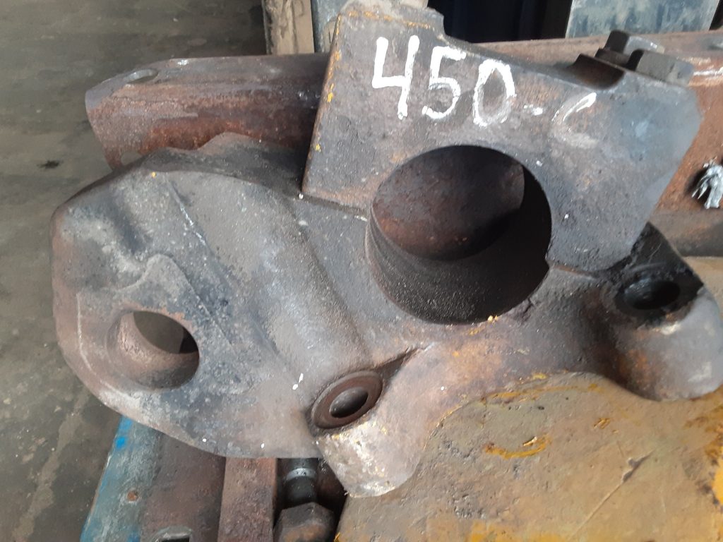 John Deere 450c Sn 387882 Pt At52179 Track Frame Brackets Lhrh Sold As Pr Blount Parts Llc 9549