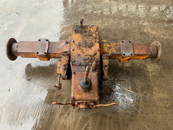 Case 580C Complete Rear Axle With 4 Speed Transmission Box - Blount ...